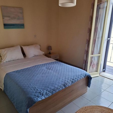 Old Harbor Apartments Spetses Town Extérieur photo