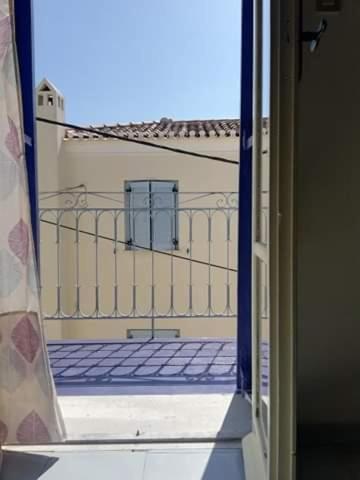 Old Harbor Apartments Spetses Town Extérieur photo