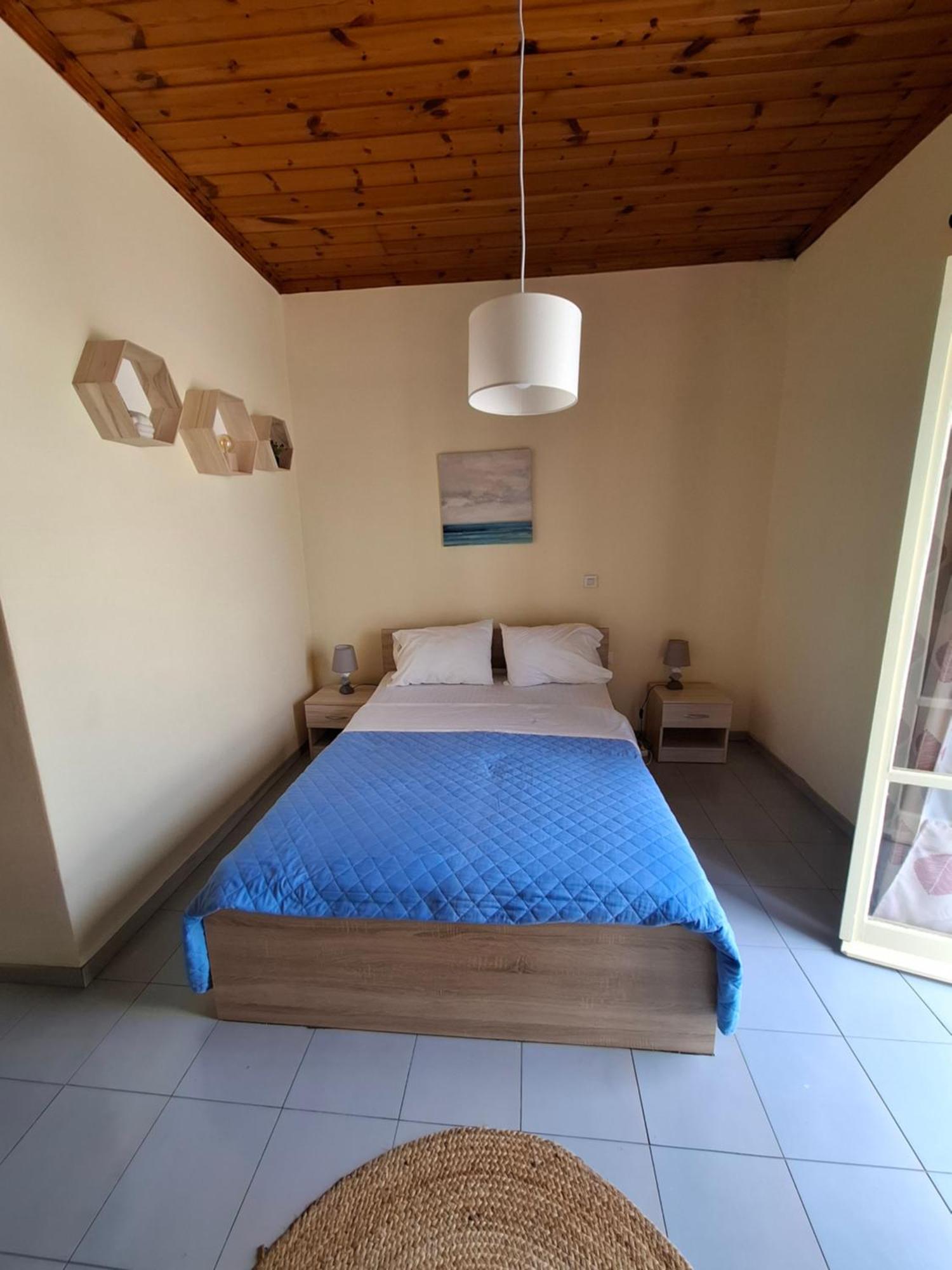 Old Harbor Apartments Spetses Town Extérieur photo