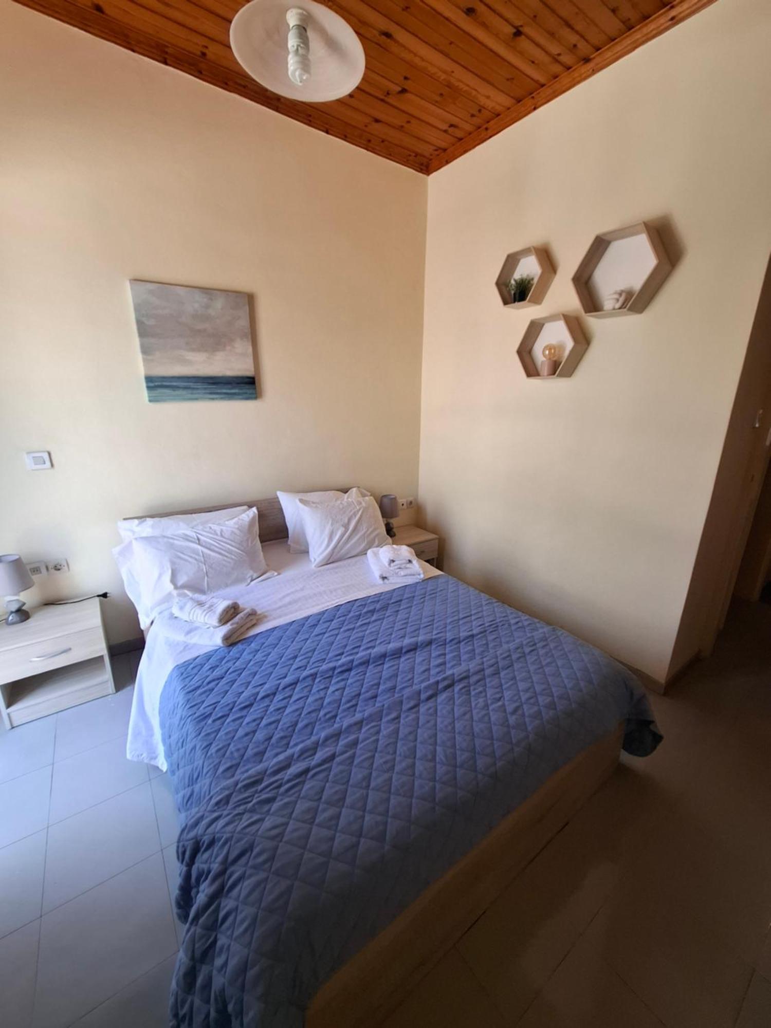 Old Harbor Apartments Spetses Town Extérieur photo