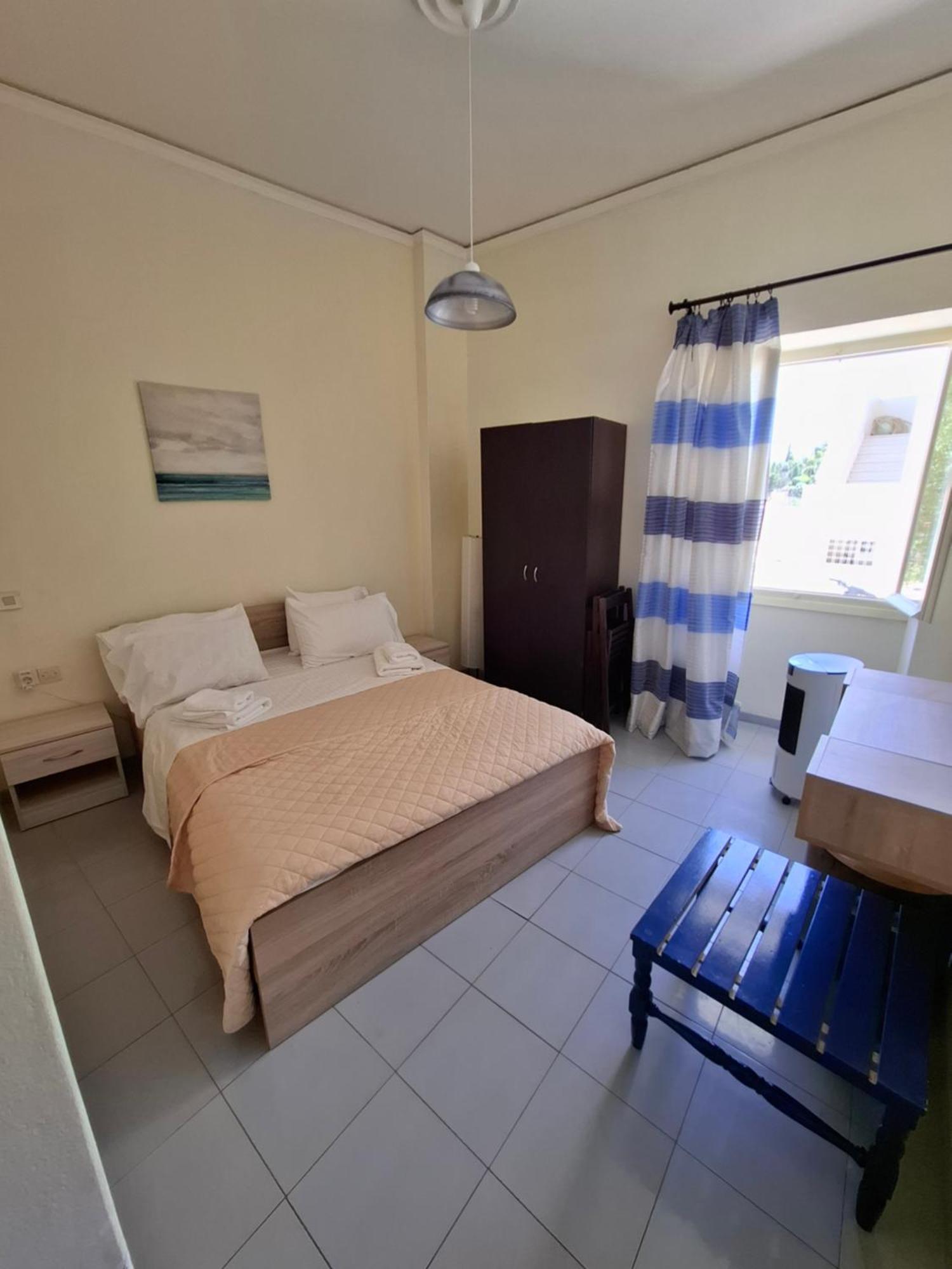 Old Harbor Apartments Spetses Town Extérieur photo