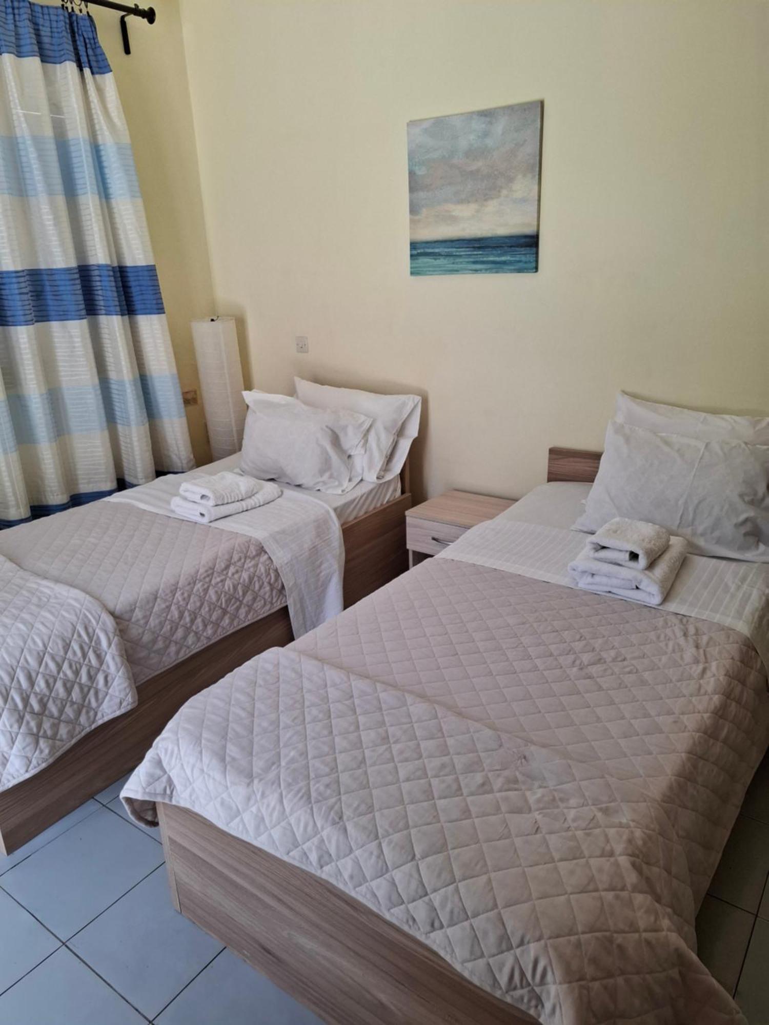 Old Harbor Apartments Spetses Town Extérieur photo