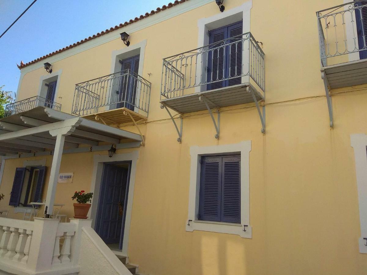 Old Harbor Apartments Spetses Town Extérieur photo